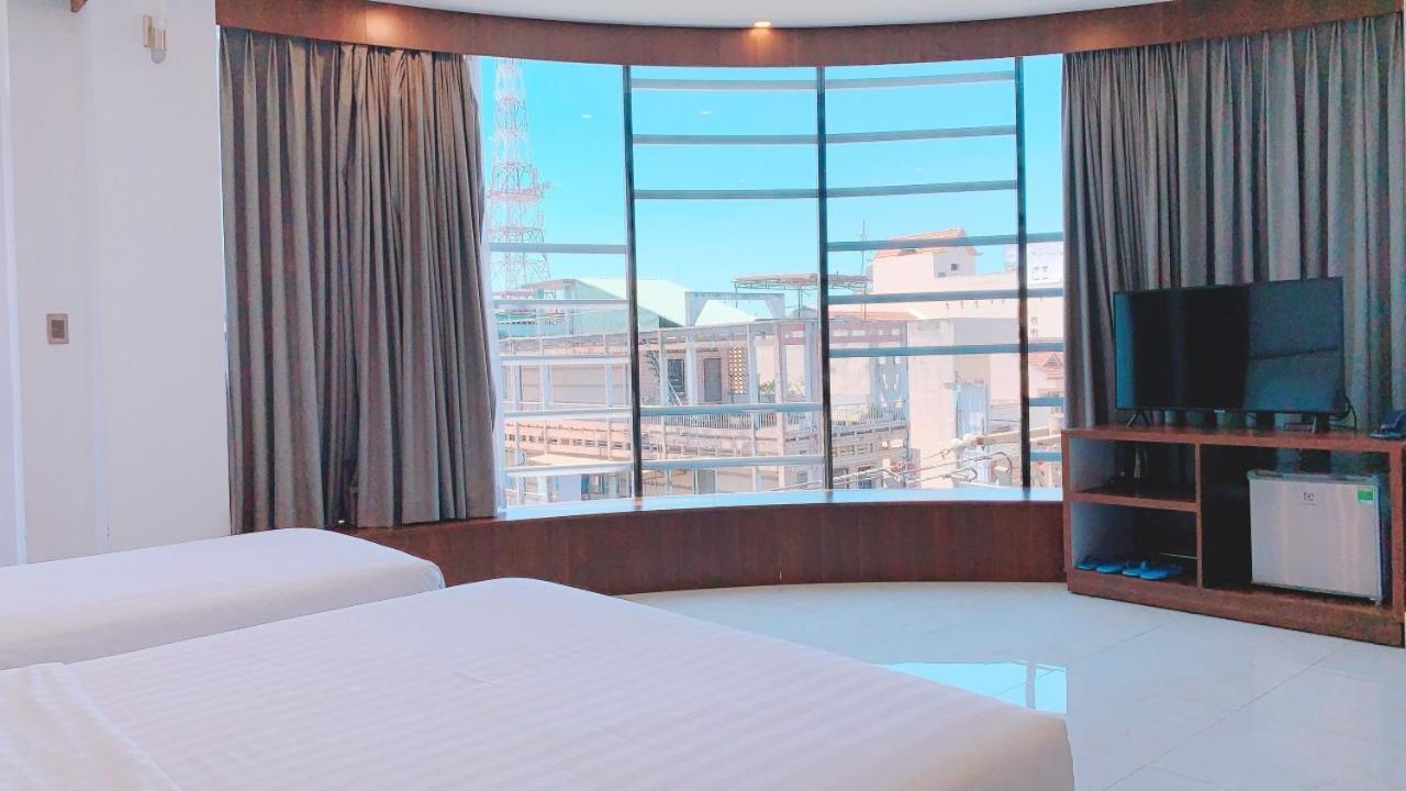 Quoc Thanh Hotel Long Khanh Экстерьер фото