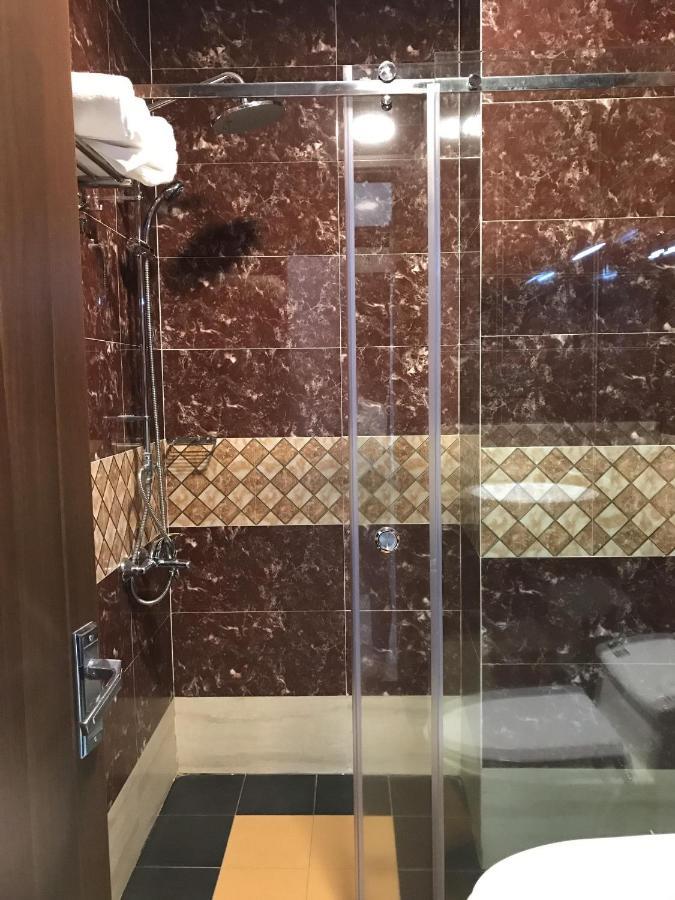Quoc Thanh Hotel Long Khanh Экстерьер фото